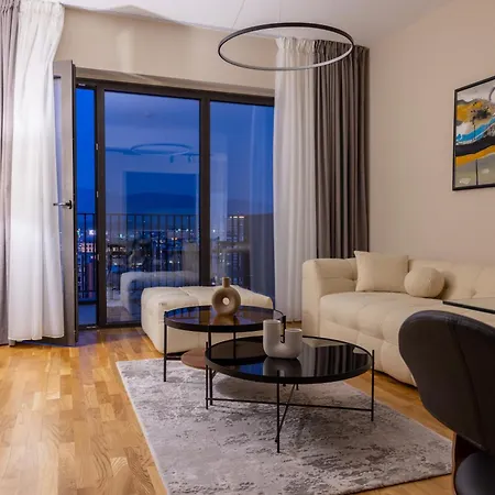 Cloud Nine Living 2br Luxury - Center - Free Parking Daire *